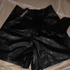 Leather high waist shorts removable leather belt